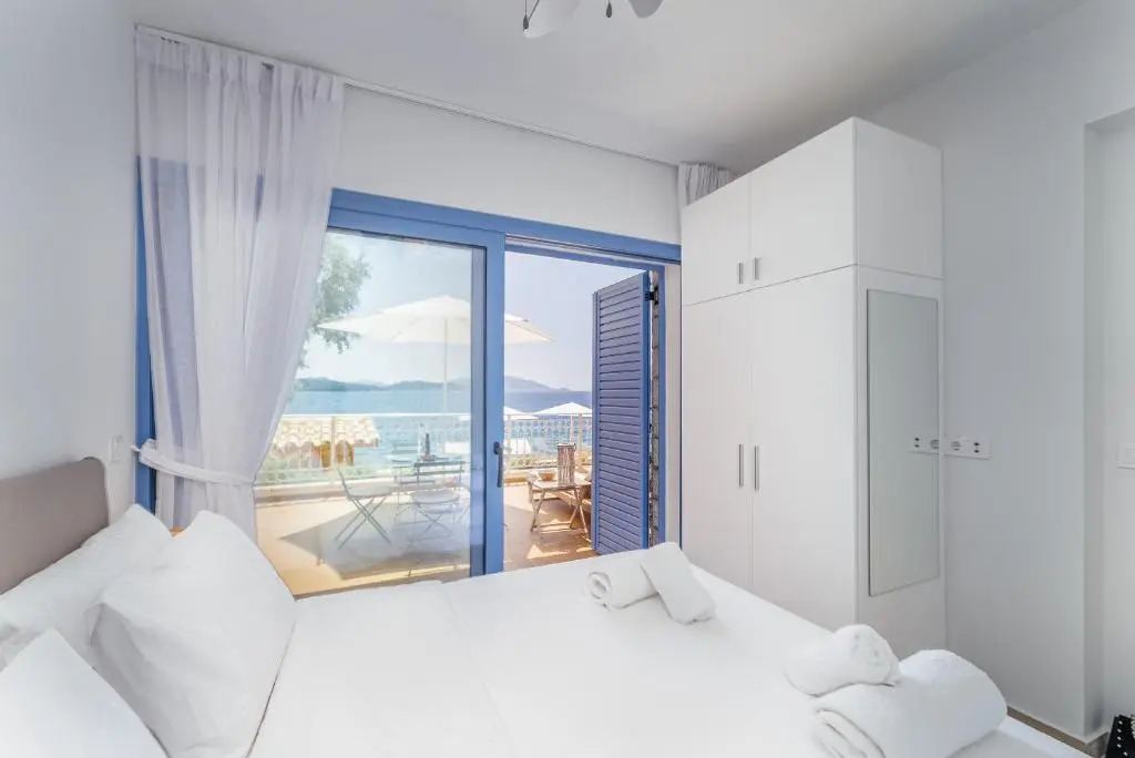 Lefkada Blue Luxury Apartments B2, Perigiali deck level