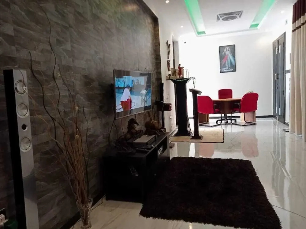 Airport Faith Hotel