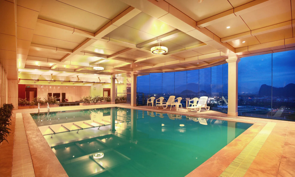 Guilin Lijiang Waterfall Hotel