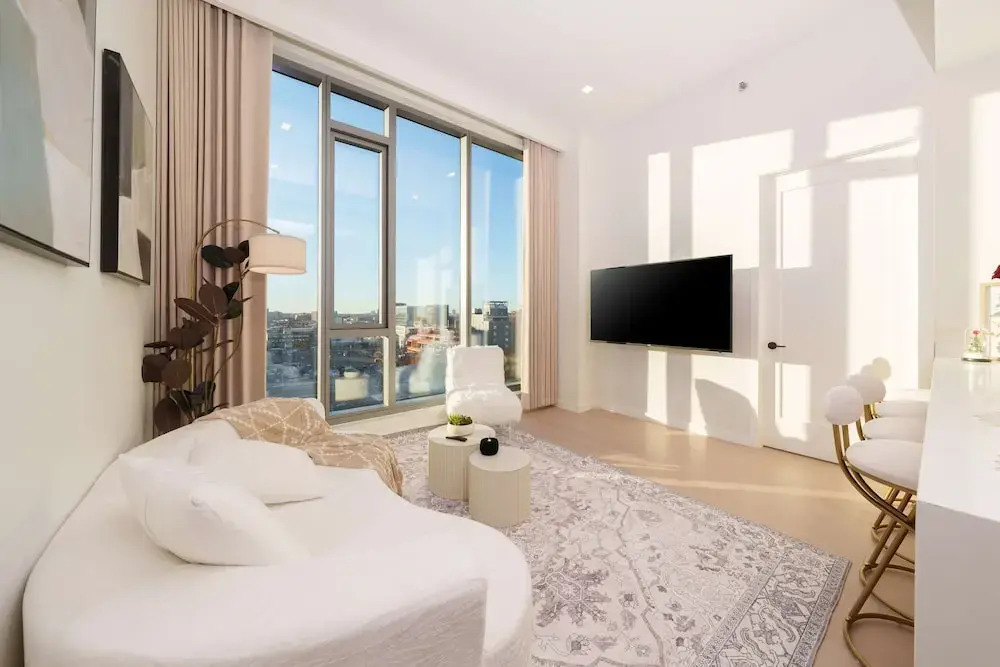 New Luxury Penthouse w Pool Gym in Flushing