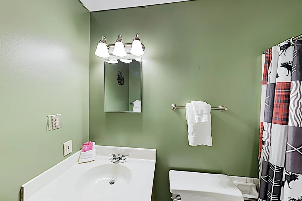 New Listing! Great Smoky W/ Hot Tub 3 Bedroom Home