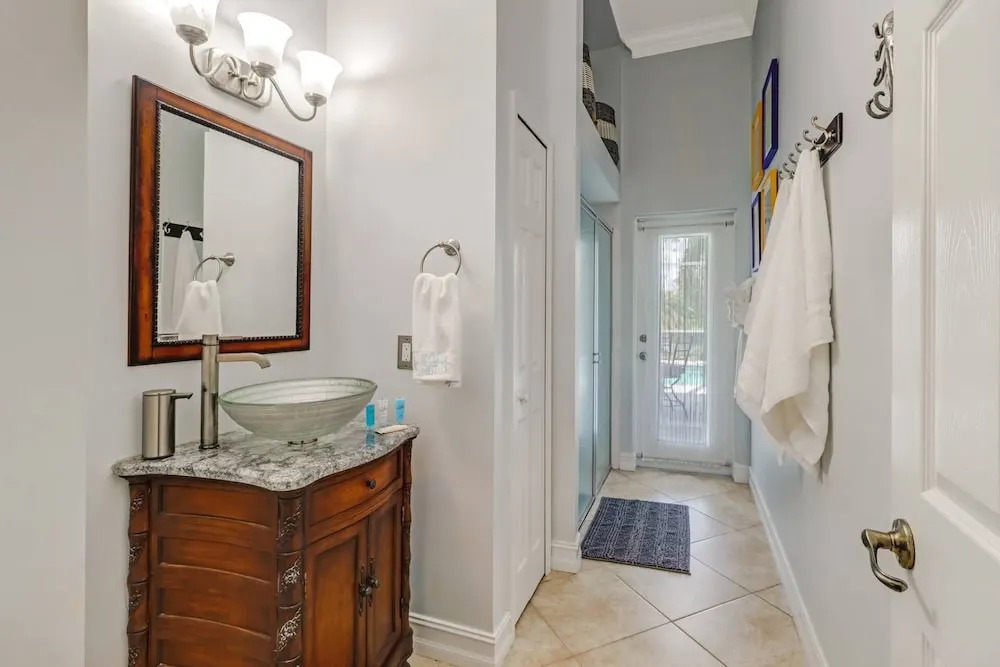 9151 Kings Cove Ct