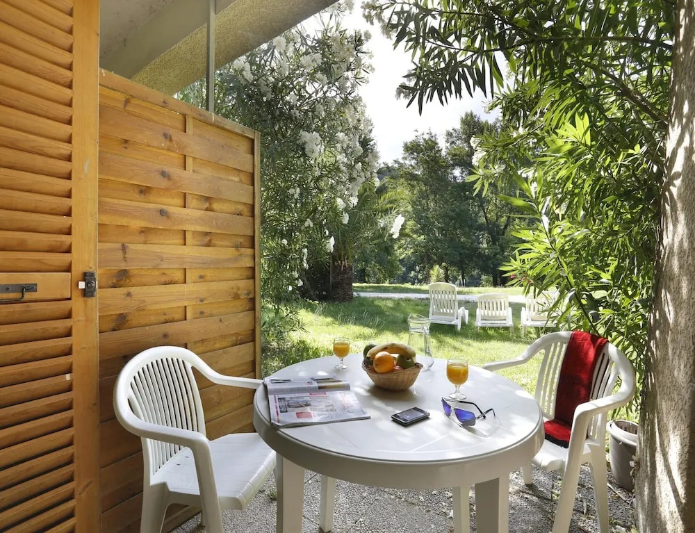 2-person Studio Overlooking the River