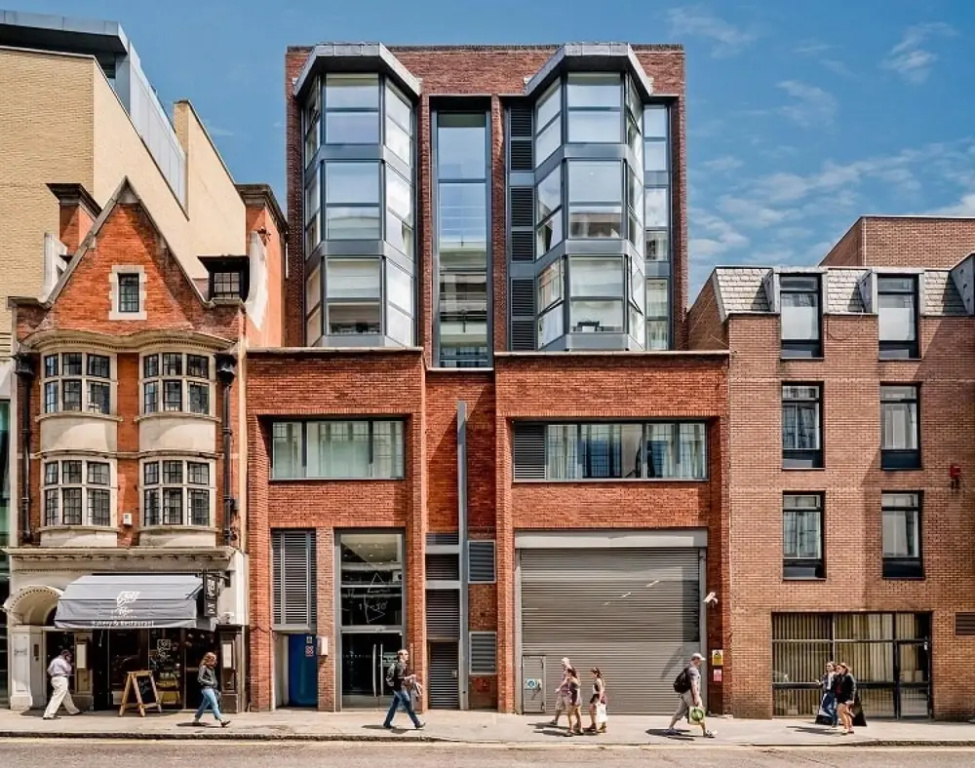 Modern 2 Bed Flat in the Heart of Kensington