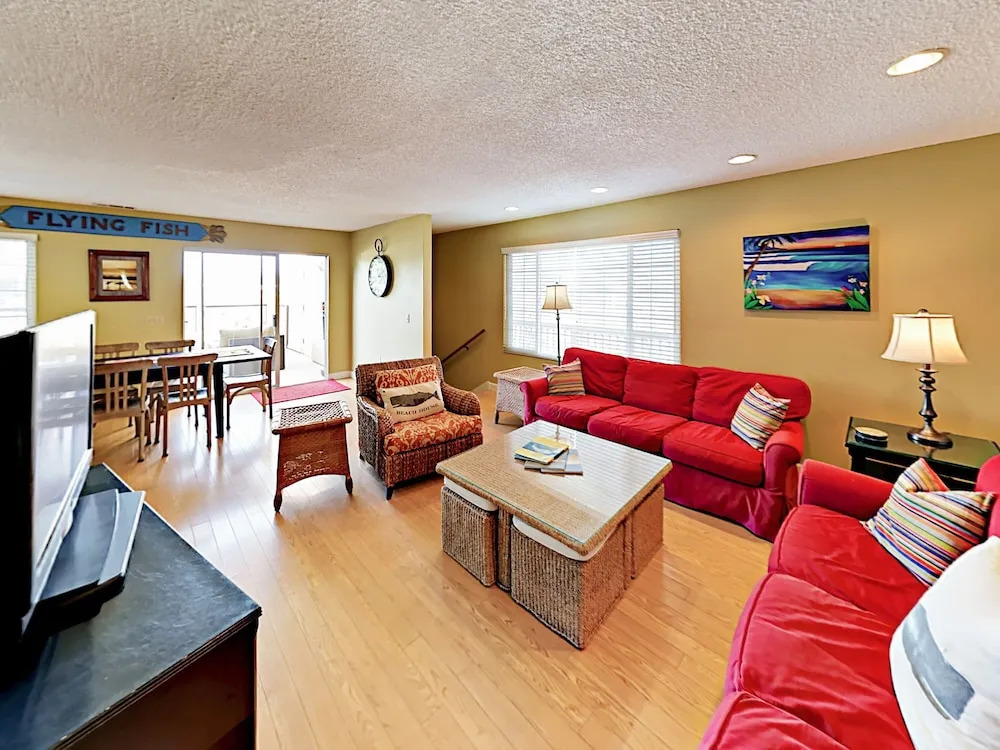 324 Sandpiper Home 5 Bedrooms 3 Bathrooms Home