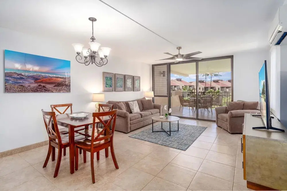 Kamaole Sands 3-308, Premier Location, Renovated, Large Lanai, Wi-fi, Split AC!