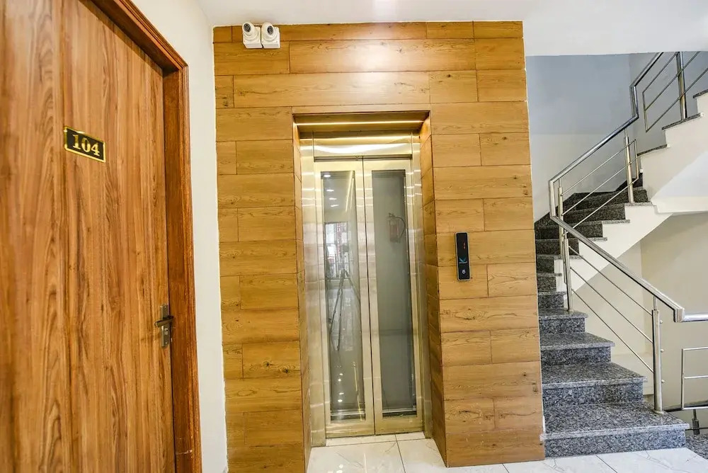 FabHotel Globe Inn