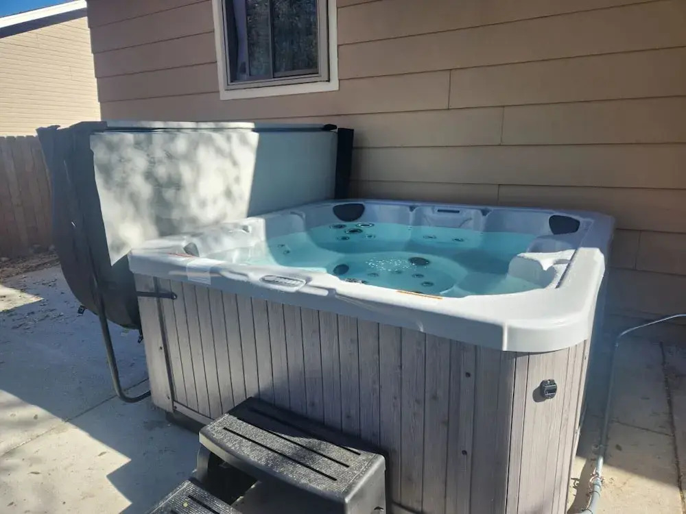 One Level Home Near Downtown Hot Tub