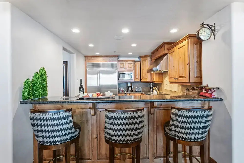 Grand Lodge - 3 Bedroom Deluxe #304 - Ski-in/out 3 Condo
