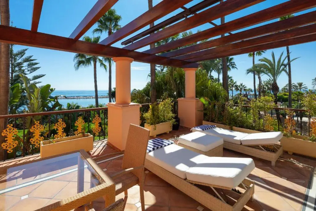 Cubo's Luxury Beach Front Duplex Puerto Banús