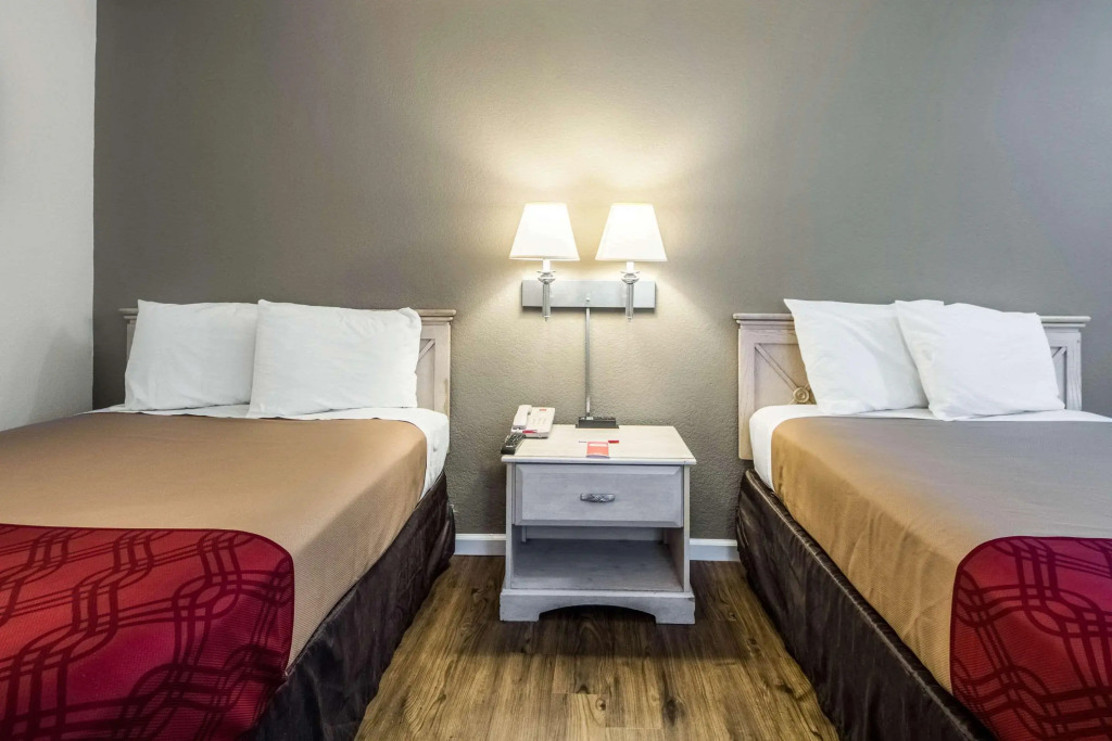 Econo Lodge Dallas Airport North