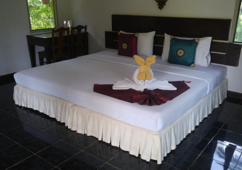 Fullmoon House & Resort