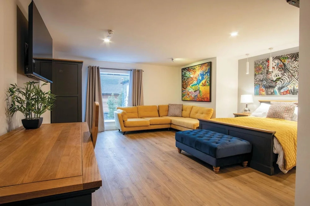 Suite 14 - Sleeping Giant Hotel - PEN Y CAE Inn