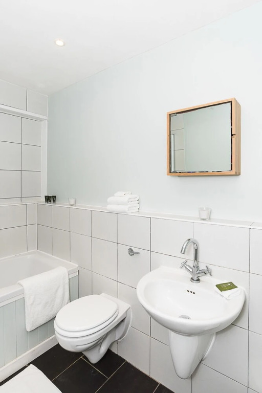 Cosy 2BR Family Home in Battersea