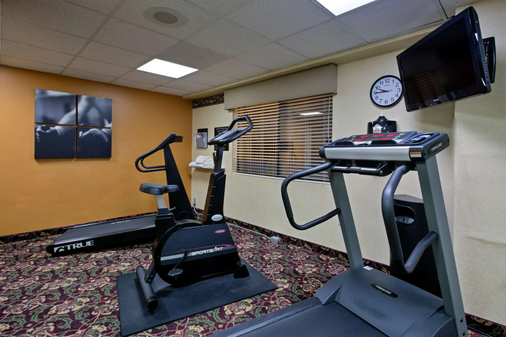 Country Inn & Suites by Radisson, Williamsburg East Busch Gardens , VA