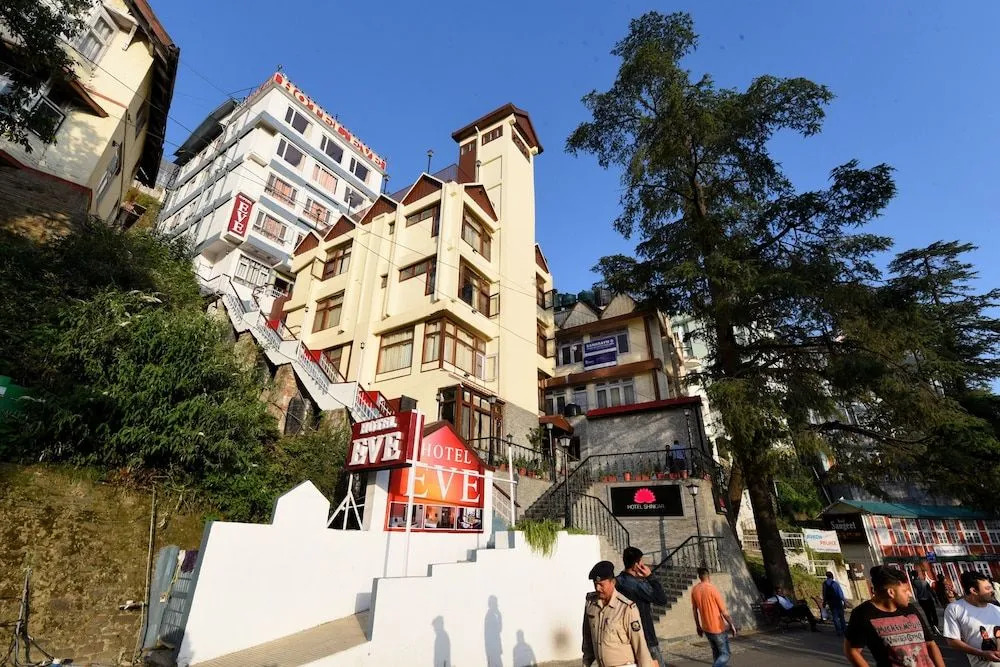 OYO 15765 Hotel Eve