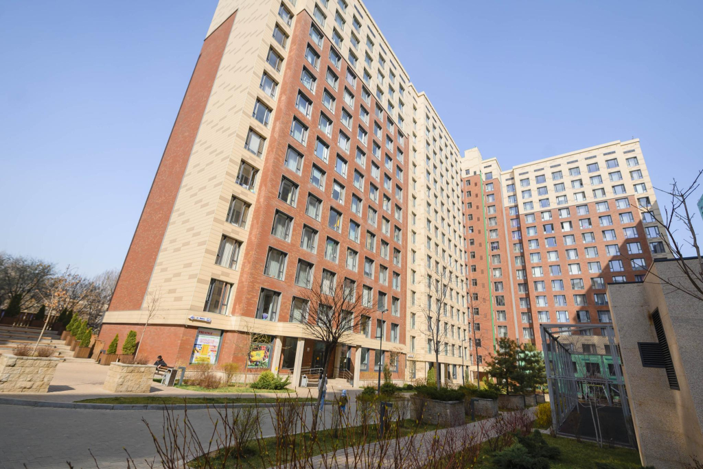 Almaty Apartments (Алматы Апартментс) на улице Манаса 22/2 блок 7