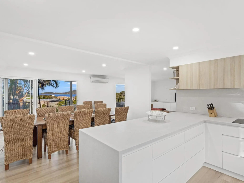 Island View Large Family Home Pool WI FI and Sweeping Views of Fingal