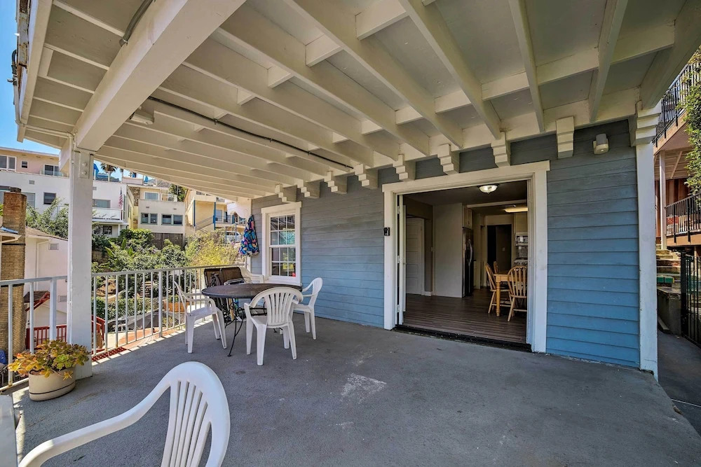 Walk to Beach: Condo w/ Patio on Catalina Island