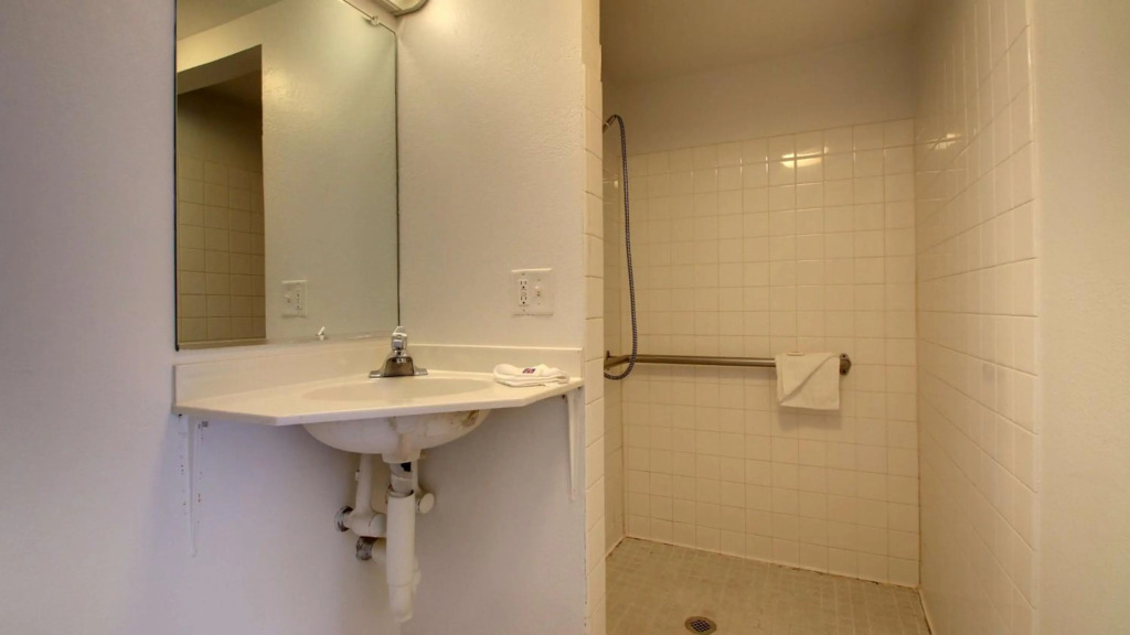 Motel 6-Des Moines, IA - North