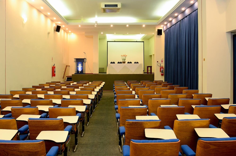 Castel Plaza Hotel