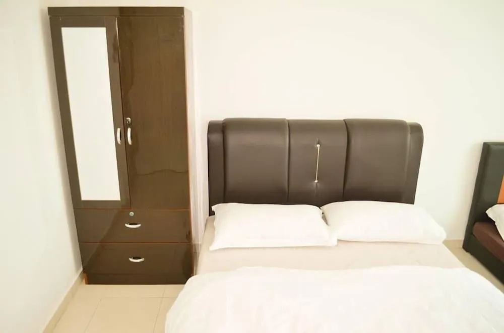 Summertime Arena Suite 1