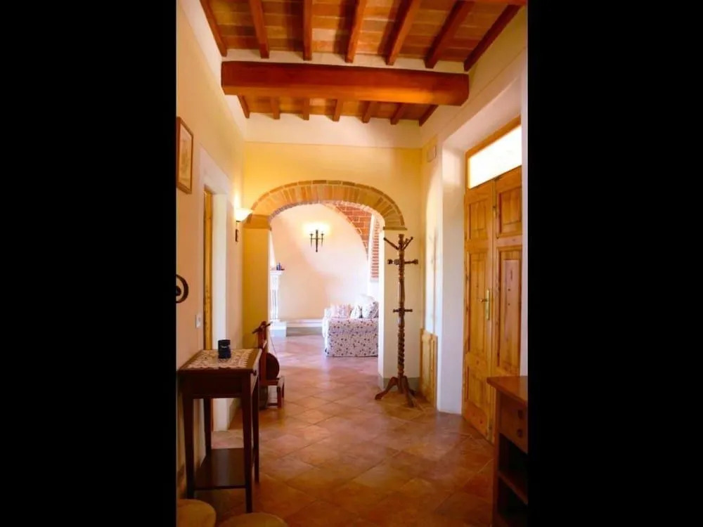 Stunning private villa for 8 guests with private pool, WIFI, TV, terrace, pets allowed and parking