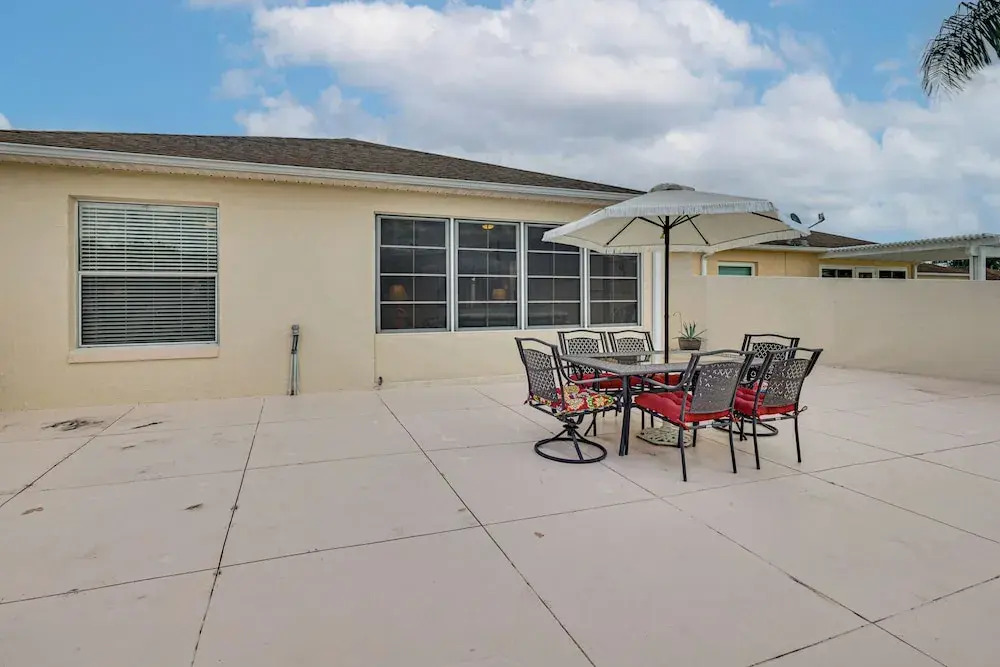 Renovated Villa Btwn Lake Sumter and Spanish Springs