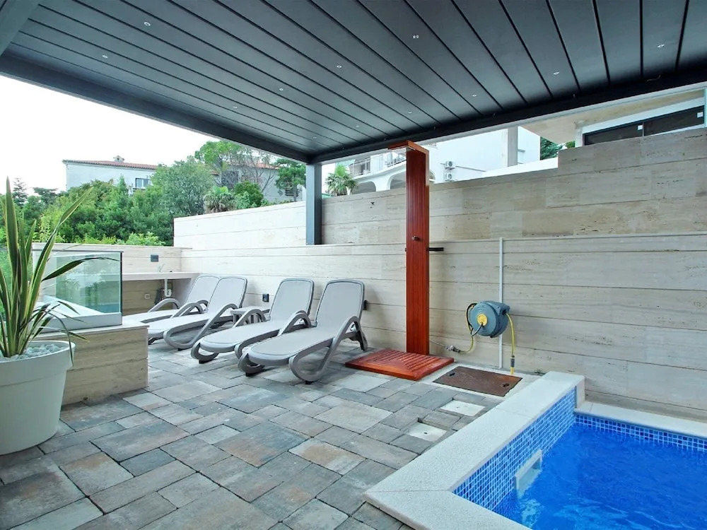 Apartment for 4 Persons with a Private Pool And Sea View in Crikvenica
