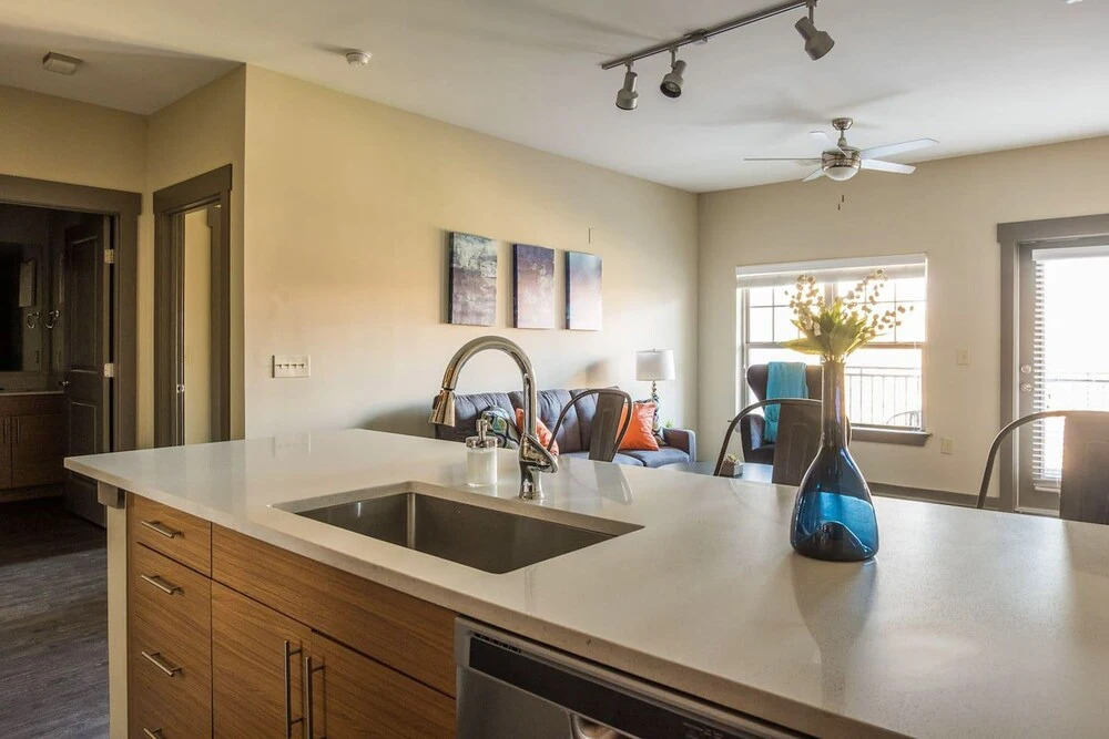 FRONTDESK Cedar Flats Apts Uptown Charlotte