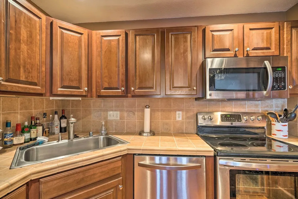 Charming Big Sky Ski Nook < 1 Mile to Ski Resort!