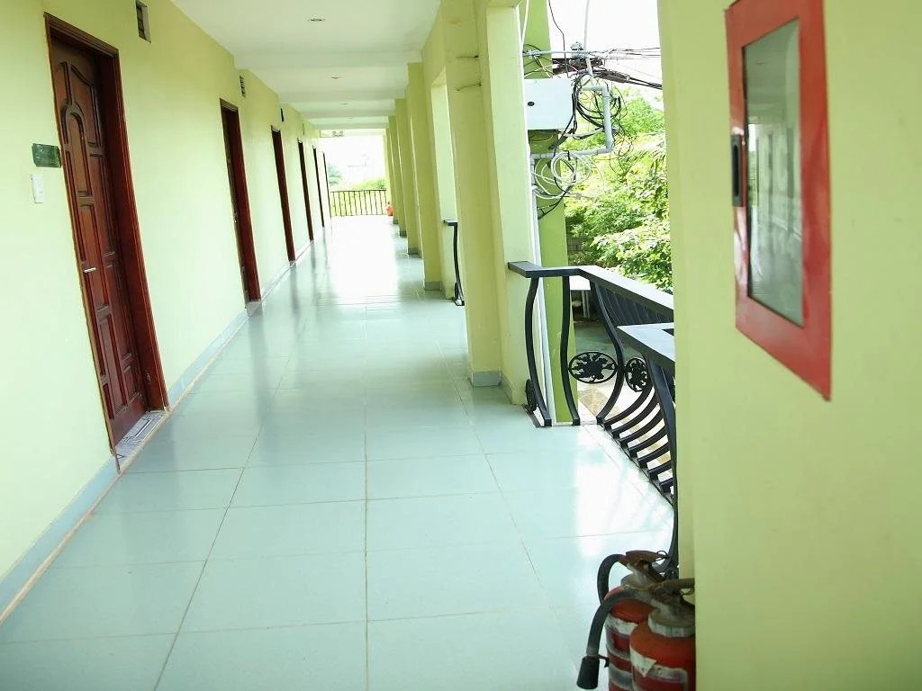 Truc Xanh Hotel
