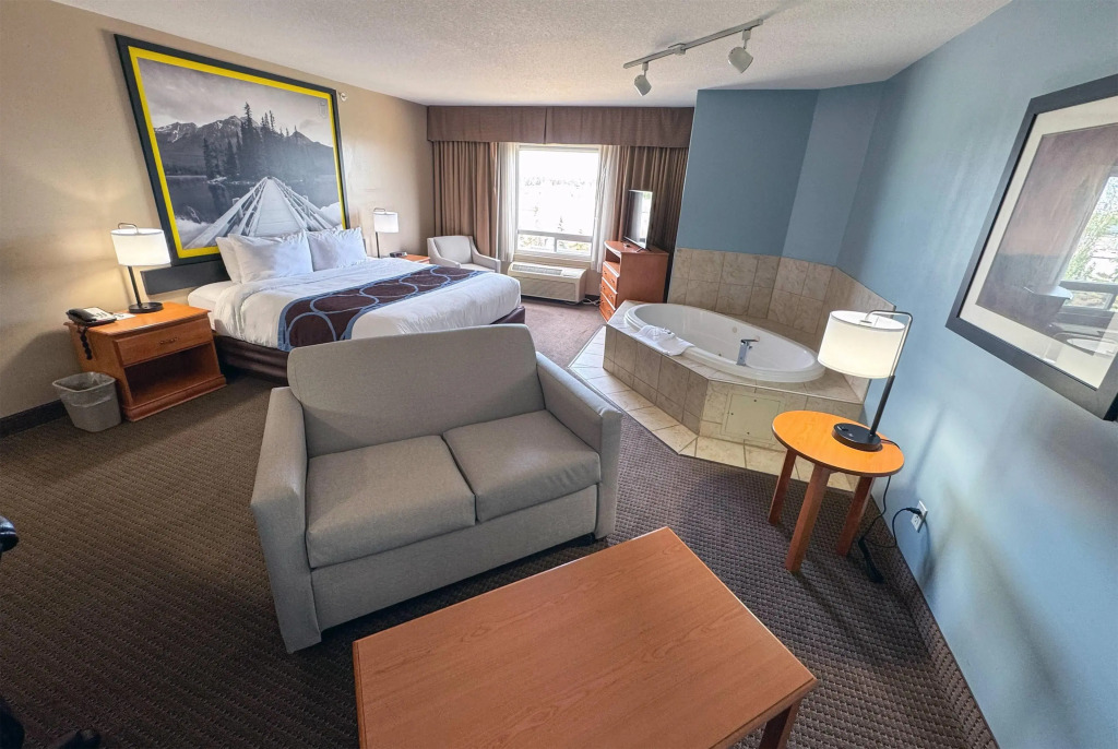 Super 8 by Wyndham Edmonton South