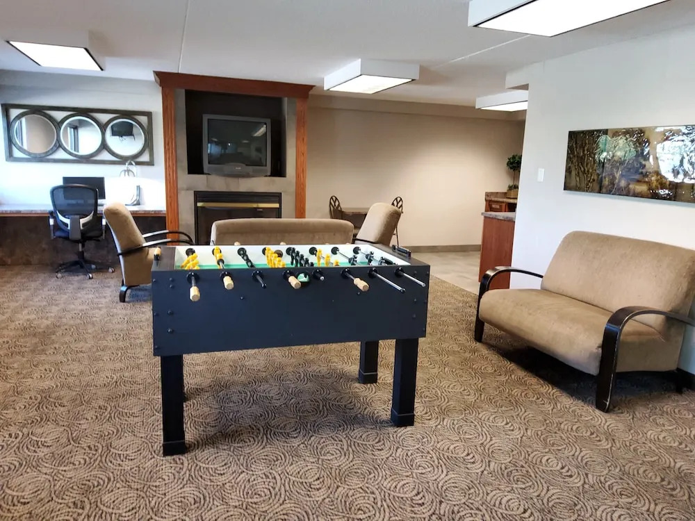 Klopfenstein Inn and Suites
