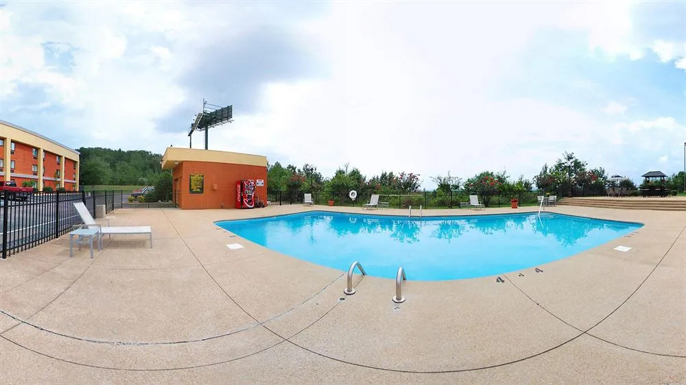 Comfort Inn & Suites Cleveland