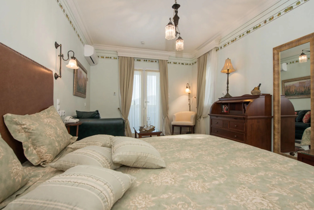 Enavlion Hotel