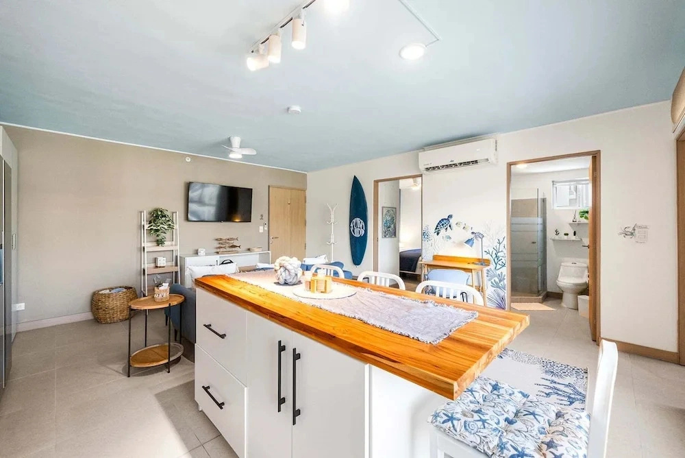Coastal Art Condo Near Jacó Beach