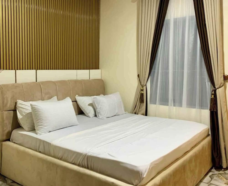 Tiano Hotel & Suites