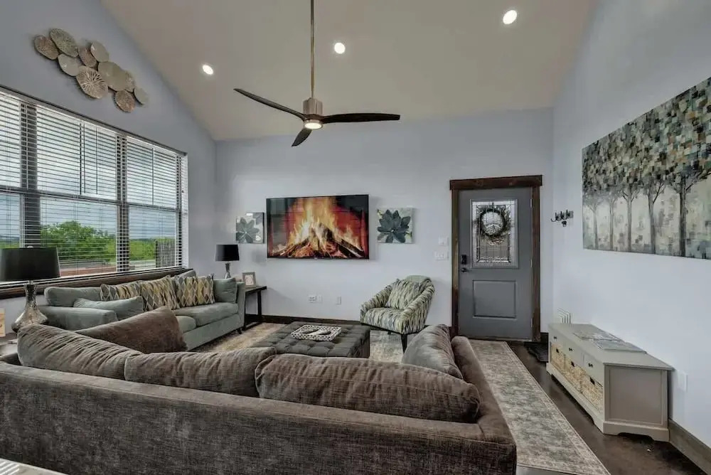 West End Nest With Hot Tub!