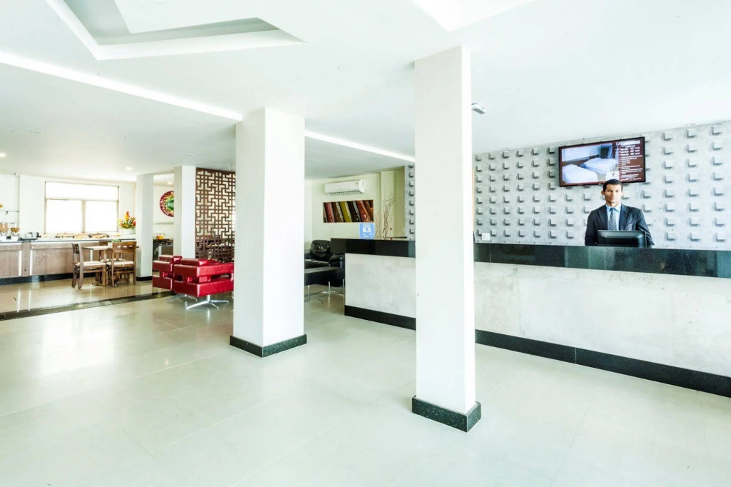 Vida Plaza Hotel