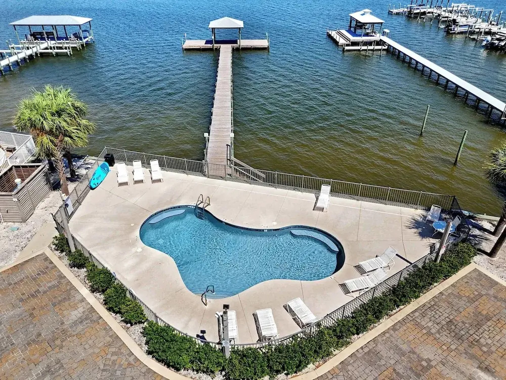 Little Lagoon Cottage for 8 - Free Activities