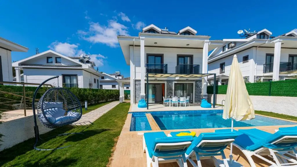 Hisar 1 - 4 Bedroom Holiday Villa in Hisarönü