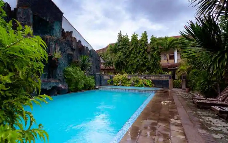 Hotel Mahkota Plengkung by ecommerceloka