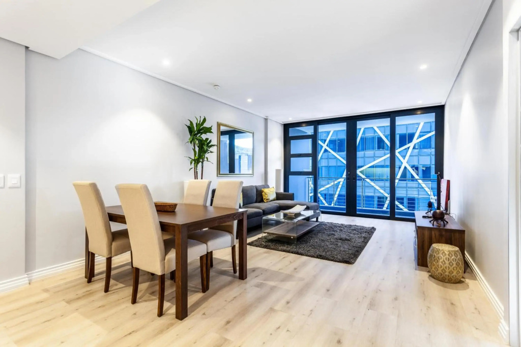 Luxury 16 on Bree Apartments