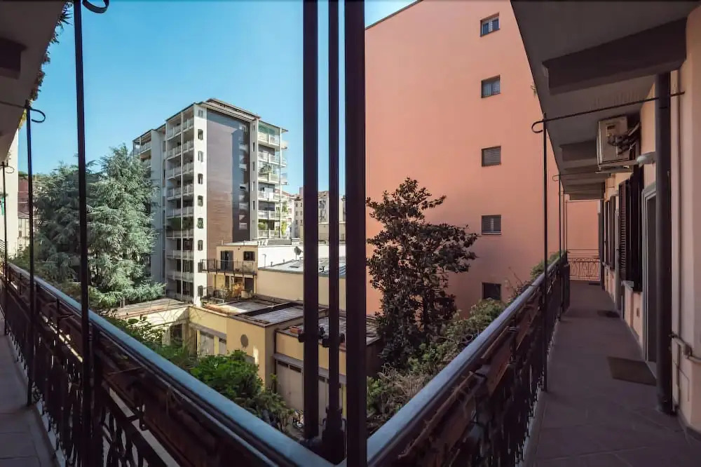 Viale Corsica 38