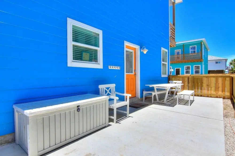 Don't Worry Beach Happy 4 Bedrooms 4.5 Bathrooms Home