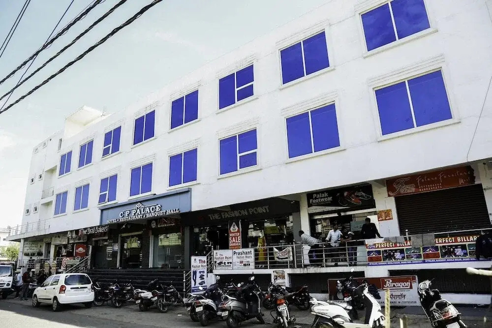 Hotel C P Palace by OYO Rooms