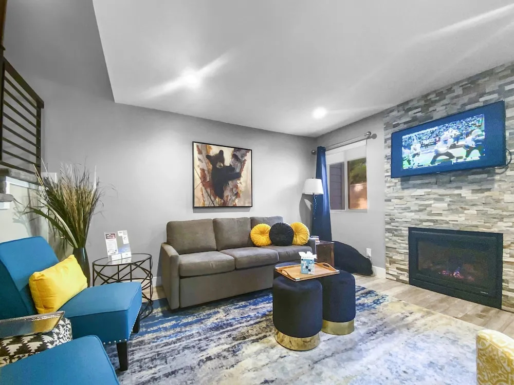 33b Hidden Creek 3 Bedroom Townhouse by Redawning