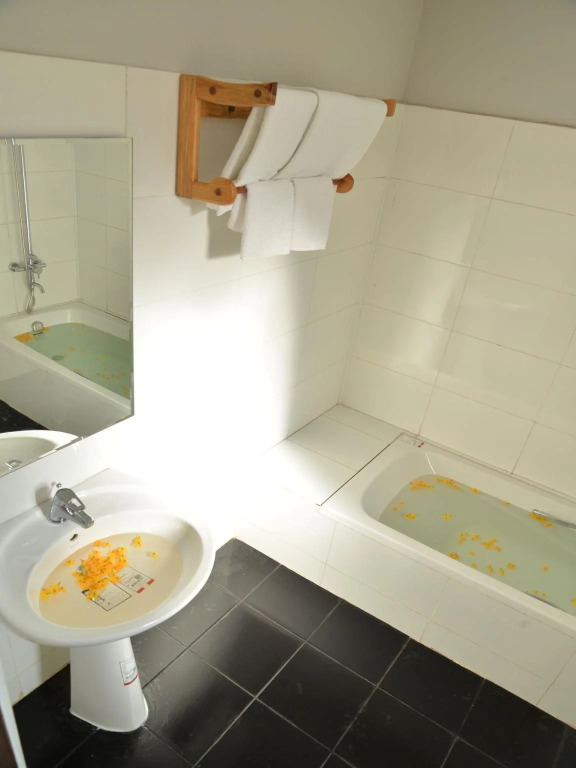 Golden Guest Hotel