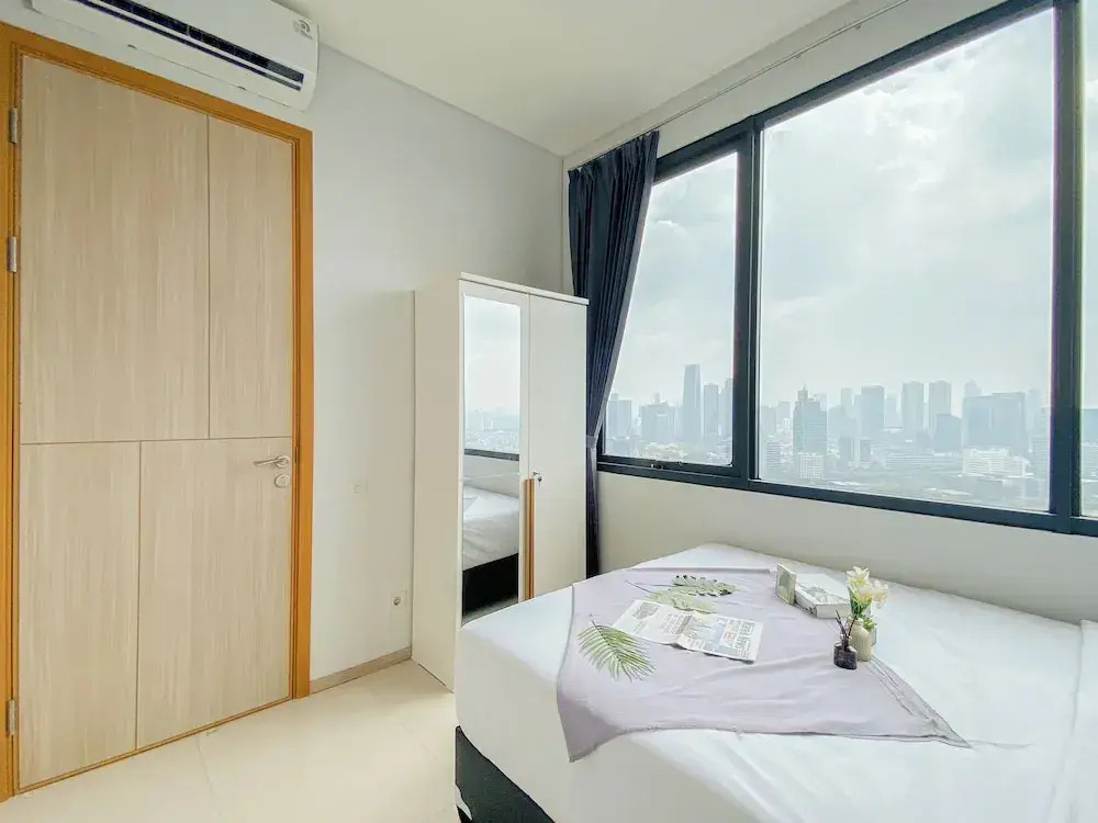 Modern Monochromatic 2Br Near Lrt Station At Apartment Samara Suites